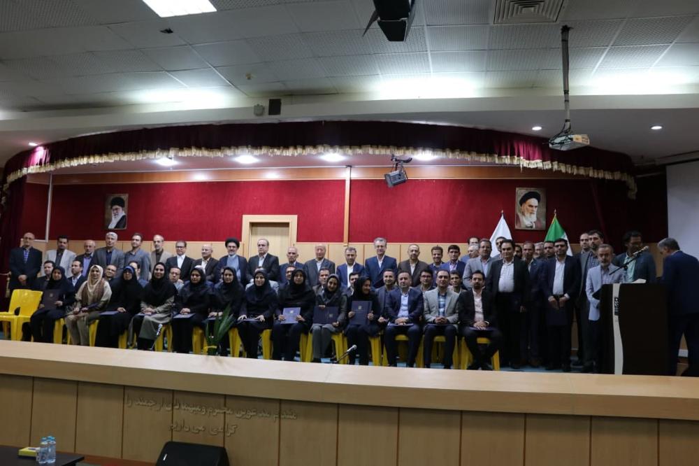 آیین گرامیداشت مقام معلم و تجلیل از اساتید نمونه دانشگاه مازندران برگزار شد